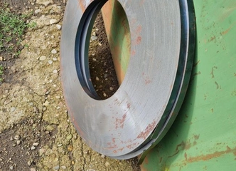 Išsprendžiama krovinių tvirtinimo problema – 4 metalinės juostos!