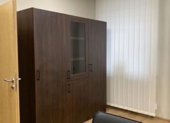 Ergonomiški vadovo kabineto baldai pagal Jūsų poreikius
