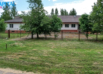 Investicinis namas su 43.65 arų žemės sklypu