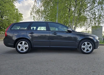 Ekonomiškas VOLVO V50 – keliauk su stiliumi ir komfortu