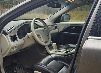 Praktiškas Volvo XC70 - puiki važiuoklė ir erdvė!