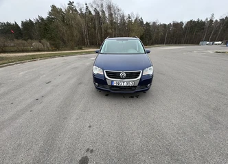 VW Touran: erdvus ir tvarkingas minivenas, laukia jūsų!