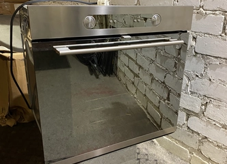Whirlpool orkaitė su pirolize ir 4 stiklų durelėmis – ieškote?